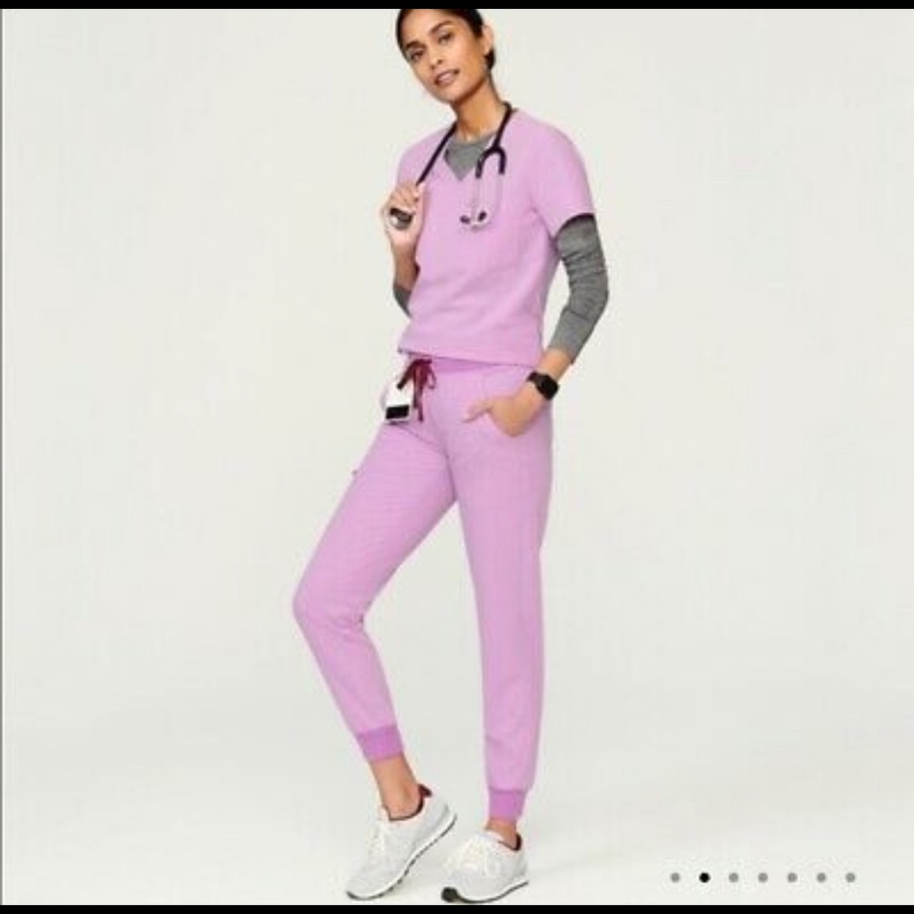 FIGS Women’s DUSK Scrub Set (Top & Joggers)